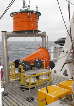 Benthic elevator with respirometry chambers and depth-testing a new sediment trap funnel.