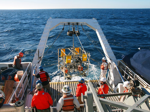 The FVGR is dropped into the ocean, where it will begin its 4,000-meter (13,000-foot) descent to ultimately measure biological activity on the abyssal seafloor. Photo: Carola Buchner.