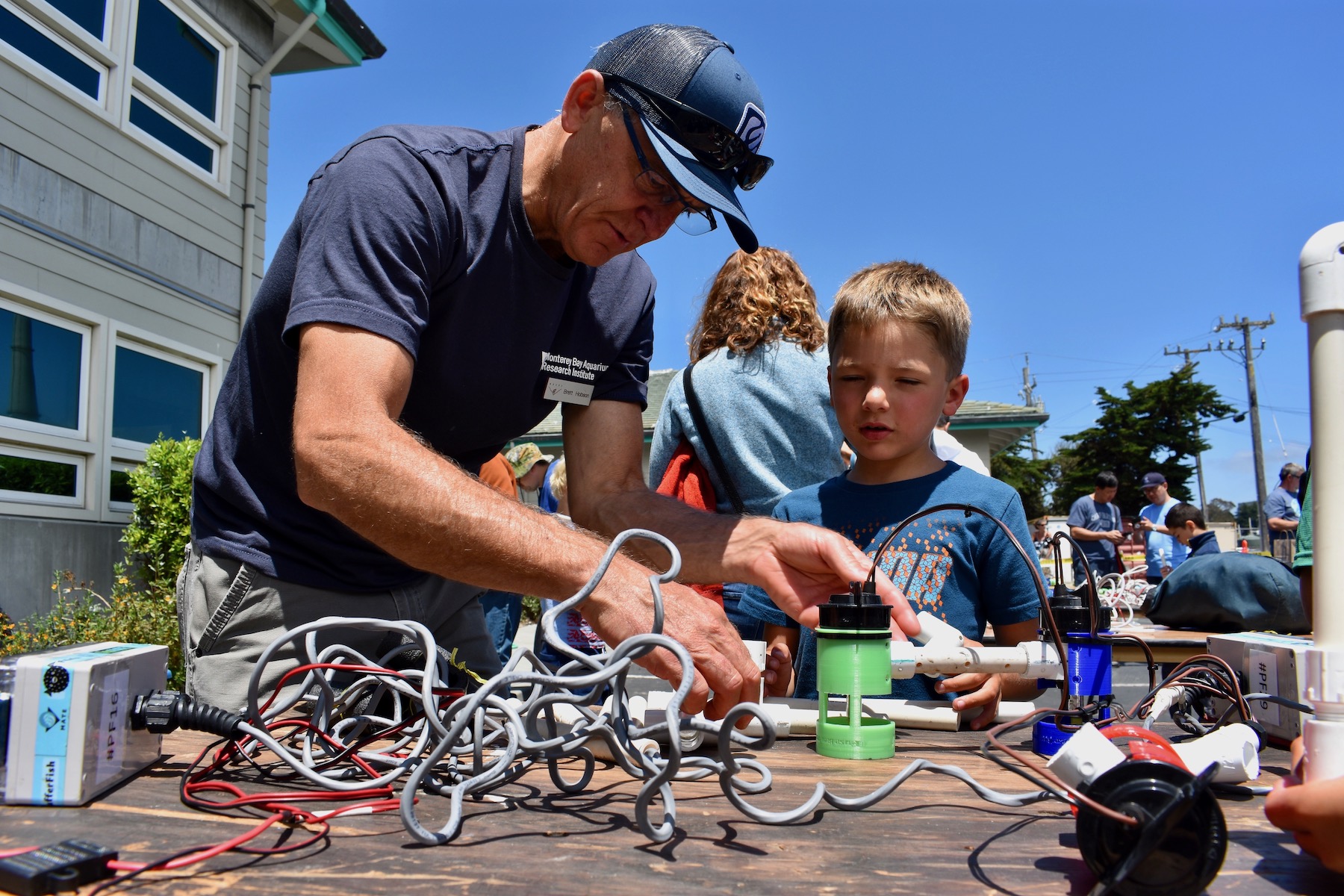 2019 Open House Build Your Own ROV Brett Hobson With Child Dave Caress 1800