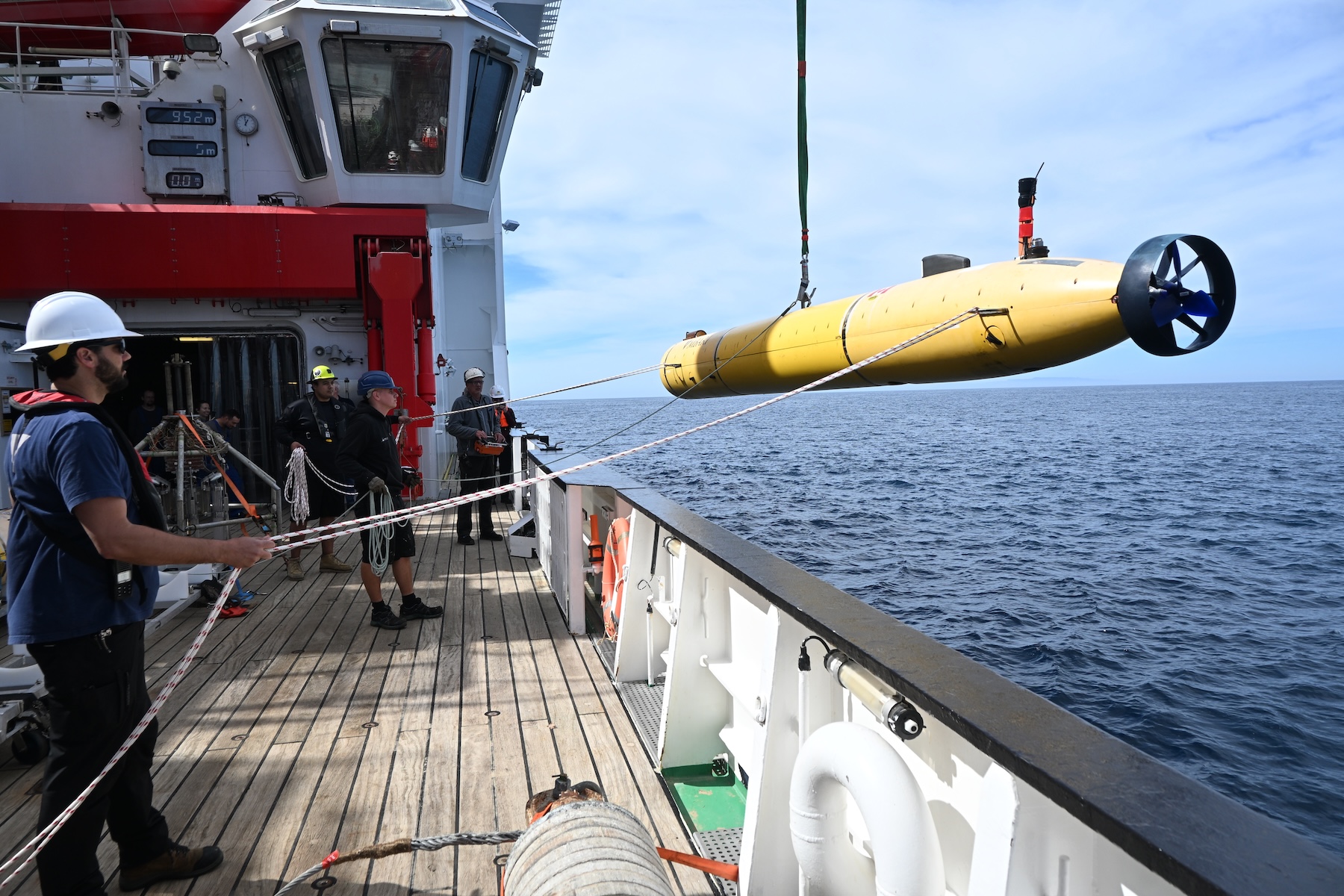 MBARI researchers join expedition to study fluid seeps offshore of Southern California